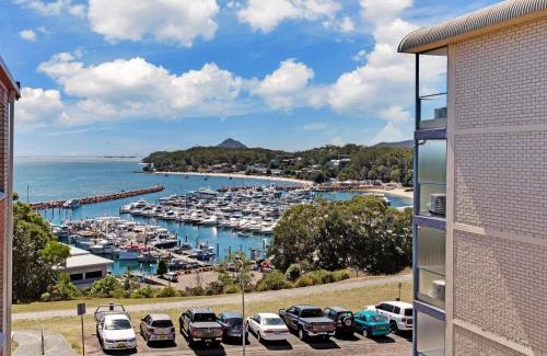 Nelson Bay Apartment | Laman Lodge, 6,15 Laman Street - Air Conditioned unit with spectacular views and free Wi-Fi