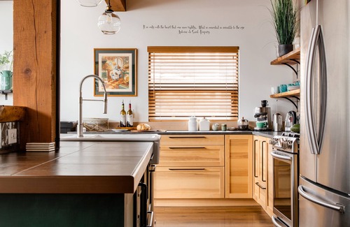 Nelson House | Lamplighter Grand Loft - contemporary open design & walk anywhere!
