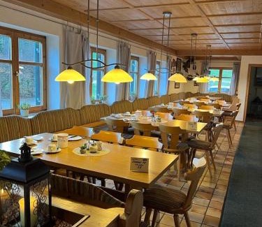 Ratholz House | Landgasthof Jägerhaus