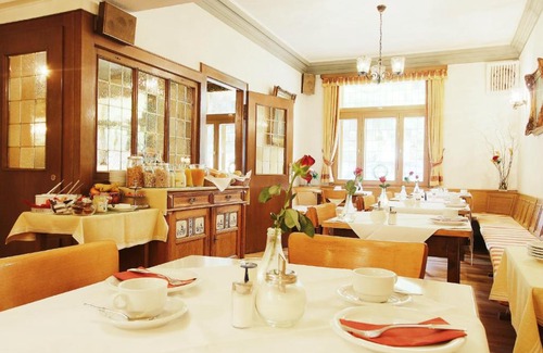 Kaarst Hotel | Landhaus Michels garni