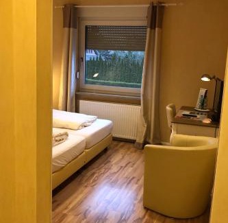 Brietlingen Hotel | Landhotel Franck Garni
