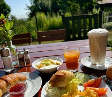 Klipphausen Hotel | Landhotel Gut Wildberg mit Badeteich