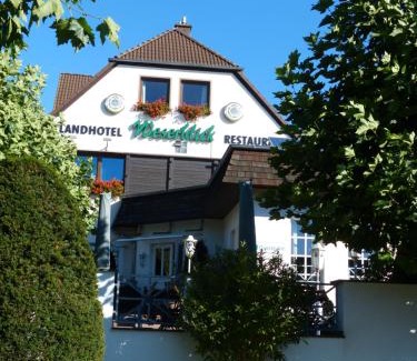 Blankenau Hotel | Landhotel Weserblick