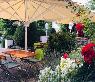 Blankenau Hotel | Landhotel Weserblick