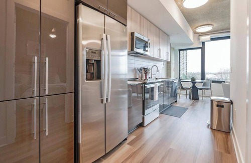 Baileys Crossroads Apartment | Landing at Three Collective - 1 Bedroom in Fall.