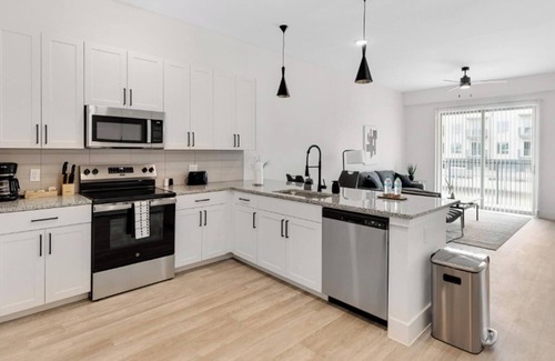 Denton Apartment | Landing | Beautiful Studio, Gym