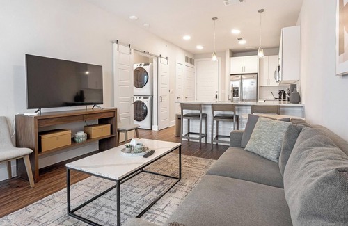 Wetmore Apartment | Landing | Chic 1BD, Clubhouse, Gym