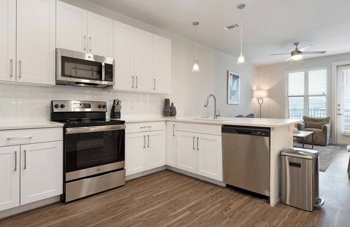 Wetmore Apartment | Landing | Chic 1BD, Clubhouse, Gym