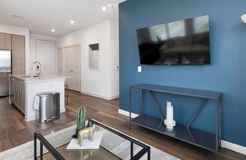 Fate Apartment | Landing | Chic 1BD, Clubhouse, Pool