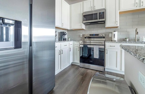 Northwest Columbus Apartment | Landing | Spectacular 2BD, Gym