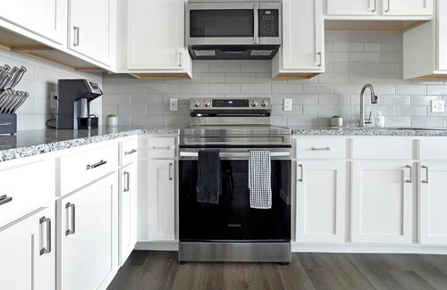 Northwest Columbus Apartment | Landing | Spectacular 2BD, Gym
