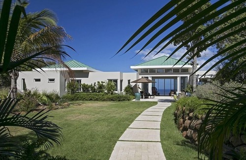 Estate Little Saint Thomas Villa | Langarra: Contemporary, Pristine Estate w/Endless View, 2 Semi-Private Beaches