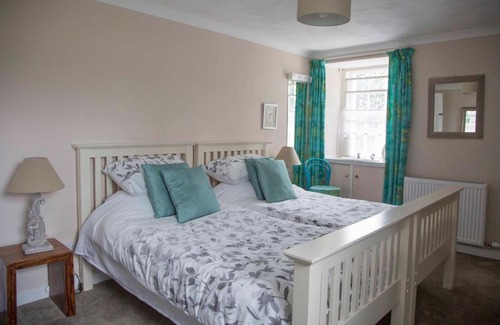 Fenwick Bed & Breakfast | Langside Bed and Breakfast