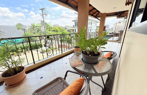 Wua Lai Apartment | Laph Kham House