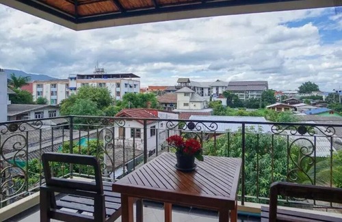 Wua Lai Apartment | Laph Kham House