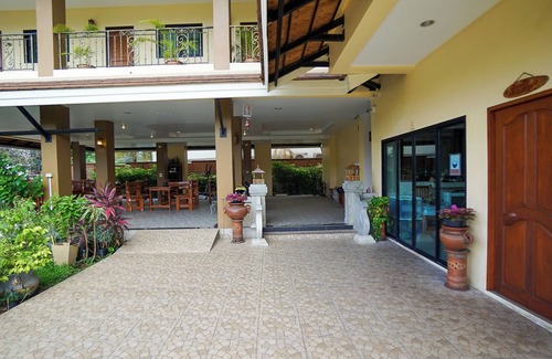 Wua Lai Apartment | Laph Kham House