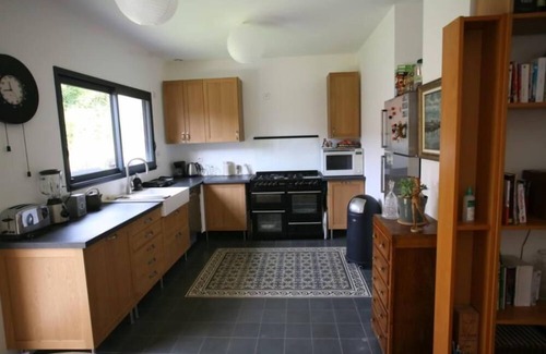 Montreuil House | Large city house with a garden