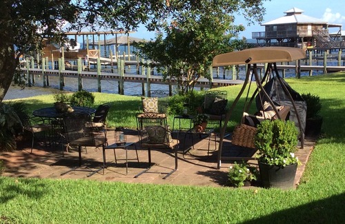 Fairhope House | Large Family Friendly Mobile Bay Home Near Shopping, Dining and Grand Hotel.