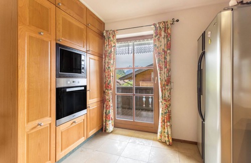 Unterwoessen House | Large Holiday Home with Mountain View, Private Terrace and Wi-Fi