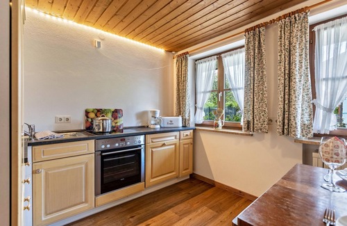 Unterwoessen House | Large Holiday Home with Mountain View, Private Terrace and Wi-Fi