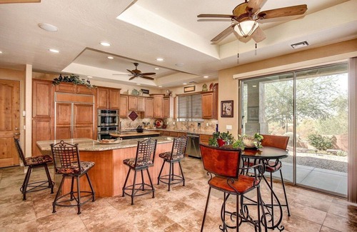 East Mesa House | Large Home with 360 Degree City/Mountain Views - 3 Bedroom