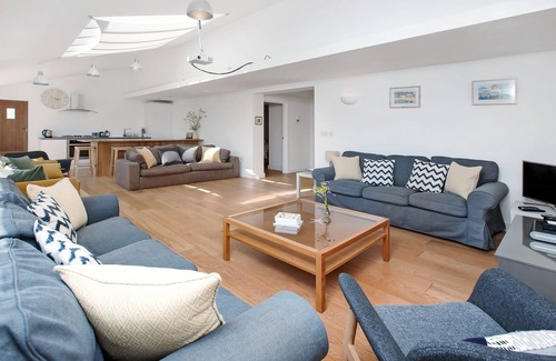 Stokeinteignhead House | Large Luxury House with Heated Pool, Hot Tub, Cinema close to coast near Shaldon