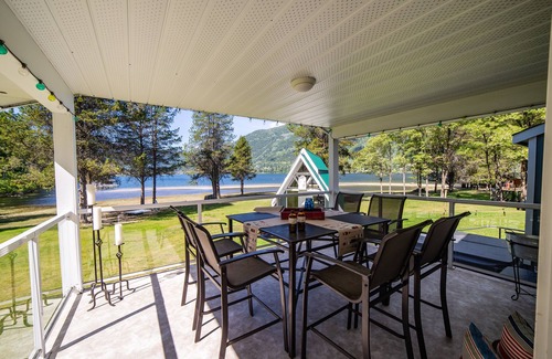 Nelson Villa | Large Sandy Beach Our Exquisite 11 bedroom Boutique Inn Offers You.