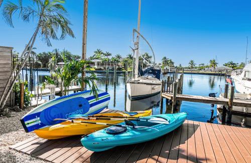 Siesta Isle Hotel | Latitude 26 Waterfront Boutique Resort - Fort Myers Beach