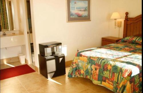 Siesta Isle Hotel | Latitude 26 Waterfront Boutique Resort - Fort Myers Beach