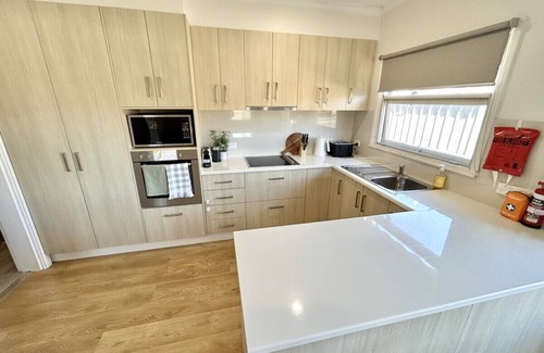 Port Hughes Apartment | Latone Sea Lodge - Entire Home in Port Hughes
