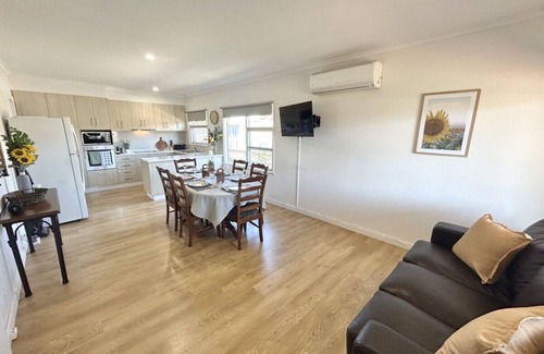 Port Hughes Apartment | Latone Sea Lodge - Entire Home in Port Hughes