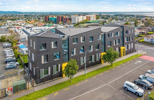 Avondale Cottage | Layard Apartments 511 - West Auckland Apartment