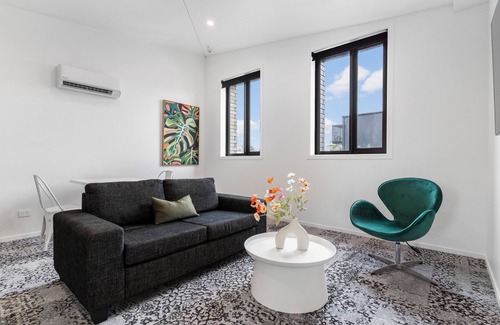 Avondale Cottage | Layard Apartments 513 - West Auckland Apartment