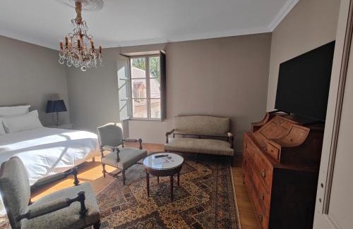 Le Subdray Apartment | Le Château du Sollier - Charme calme et confort climatisation à 5mn du peage