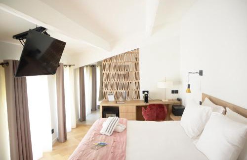 Malataverne Hotel | Le Domaine Du Colombier