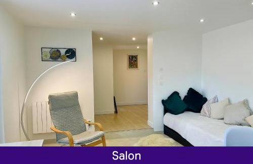 Castelnaudary Apartment | Le Havre d'Athena, App spacieux 2 chambres, Grand Jardin Privé, Sauna, WiFi & Abri Vélos
