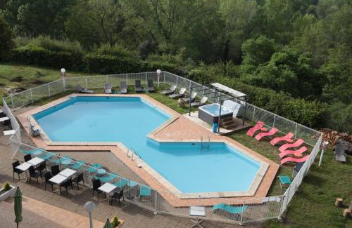 Le Boulou Hotel | Le Neoulous