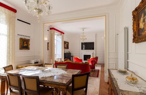 Palermo Apartment | Le Rose di Nonna Maria, appartamento di lusso in centro città