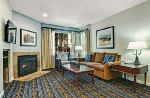 Pinetop Resort | Leave your worries at the door!