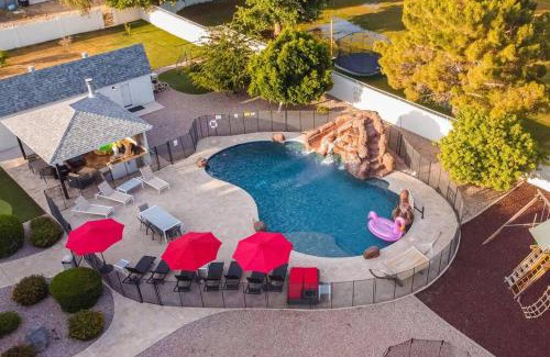 Gilbert House | LeFairview Chateau- Pickleball Heated Pool Jacuzzi