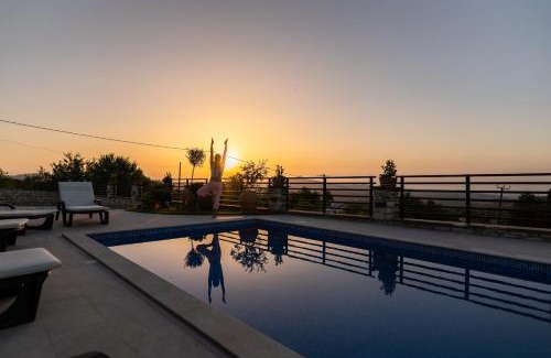 Kato Lefkara Ski Chalet | Lefkara Villa