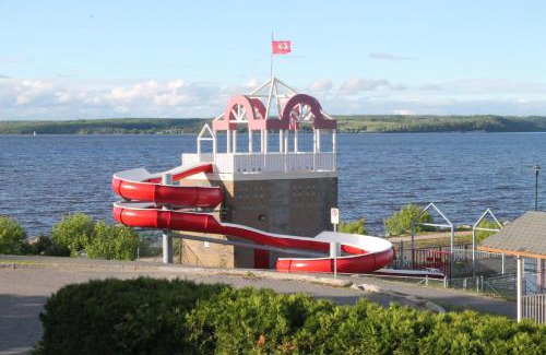 Timiskaming District Hotel | Leisure Inn
