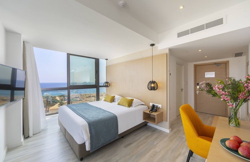 Protaras Hotel | Leonardo Crystal Cove & Spa by the sea - Adults Only