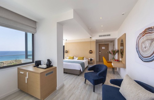Protaras Hotel | Leonardo Crystal Cove & Spa by the sea - Adults Only