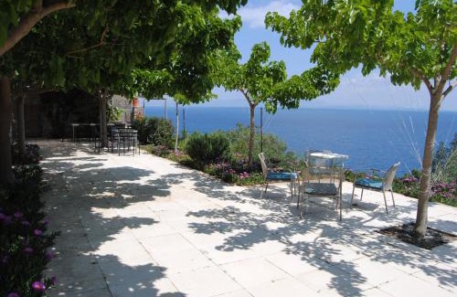 Livadi Villa | LEONIDIONHOUSES - The Ogra House