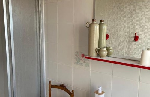 Pontmain Bed & Breakfast | Les Hirondelles de la villa des roses
