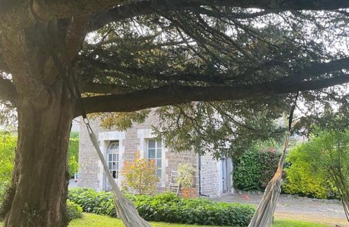 Pontmain Bed & Breakfast | Les Hirondelles de la villa des roses