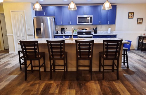 Pelican House | Lifetime Memories *Free WiFi *Private Pool *Grill *Beach & Fishing Supplies *AC