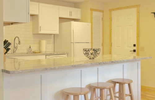 Overlook Park House | Light & Bright Home - Hot Tub, Quiet Area Closet to Sharc, Updated, SHARC Passes