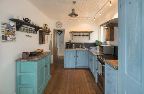 Mousehole House | Light filled home from home with spectacular panoramic sea views of Mount's Bay